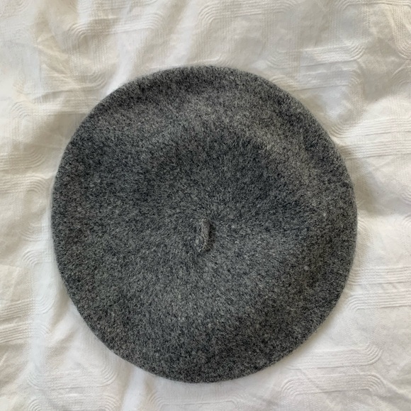 SOLD Beret lot! - Picture 4 of 6